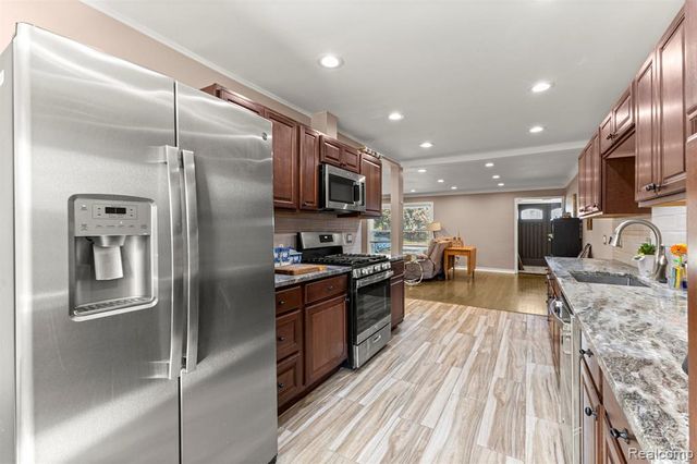 17245 Lee Street, Southfield, MI 48075