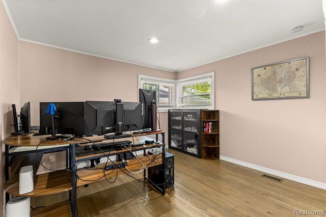 17245 Lee Street, Southfield, MI 48075