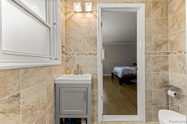 17245 Lee Street, Southfield, MI 48075