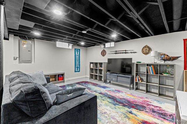 17245 Lee Street, Southfield, MI 48075