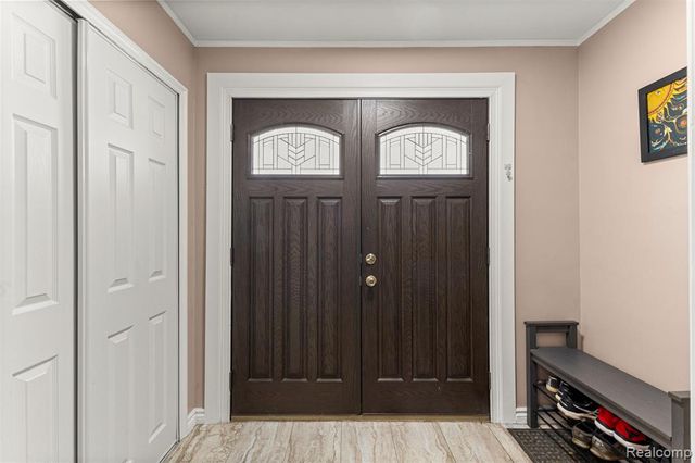 17245 Lee Street, Southfield, MI 48075