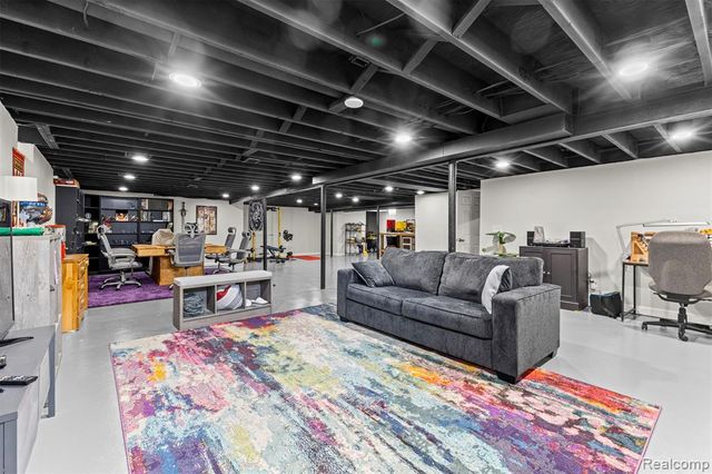 17245 Lee Street, Southfield, MI 48075