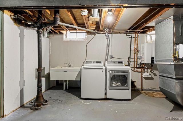 17245 Lee Street, Southfield, MI 48075