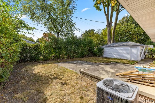 17245 Lee Street, Southfield, MI 48075