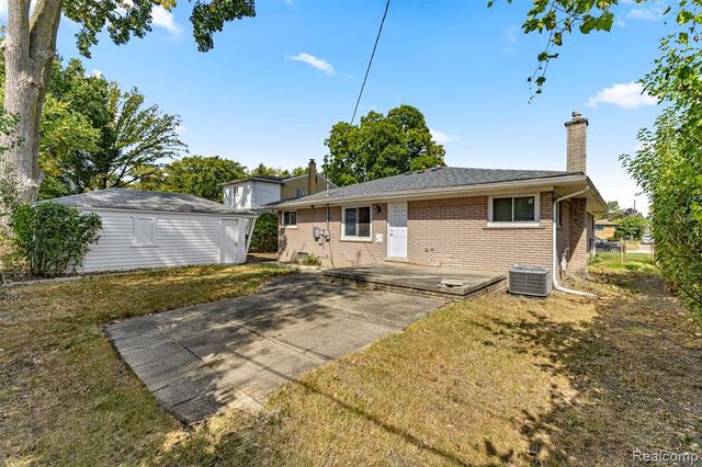 17245 Lee Street, Southfield, MI 48075