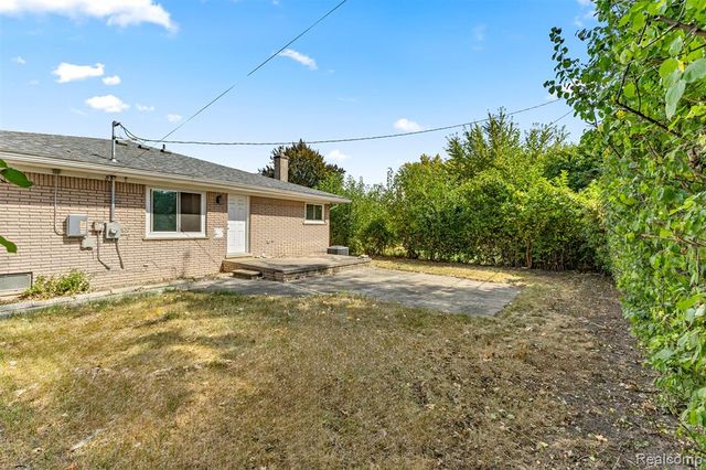 17245 Lee Street, Southfield, MI 48075