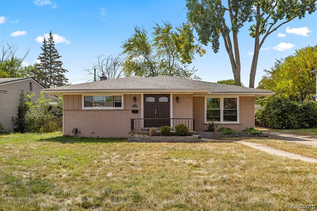 17245 Lee Street, Southfield, MI 48075