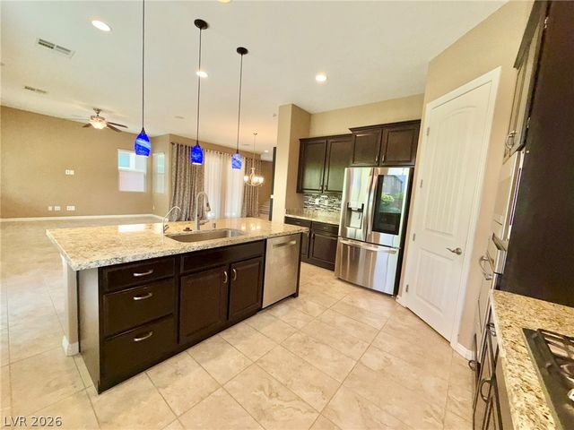 11310 Quantum Brooks Street, Las Vegas, NV 89183