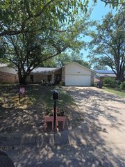 4748 Moss Rose Drive, Fort Worth, TX 76137
