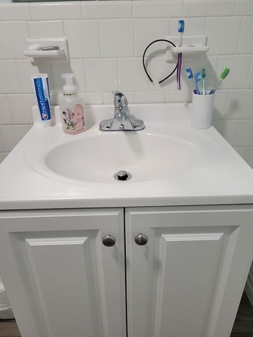 89 Stanley Rd 89, Newton, MA 02468