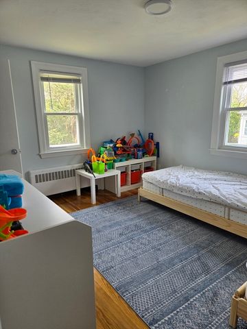 89 Stanley Rd 89, Newton, MA 02468