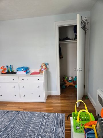 89 Stanley Rd 89, Newton, MA 02468