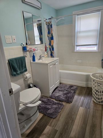 89 Stanley Rd 89, Newton, MA 02468