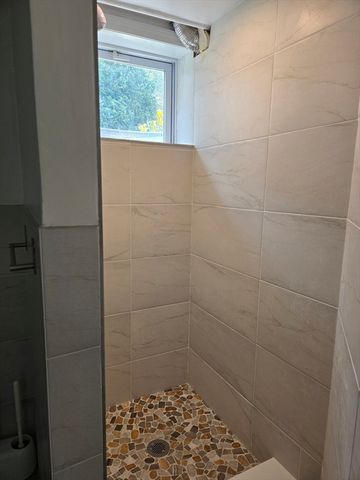 89 Stanley Rd 89, Newton, MA 02468