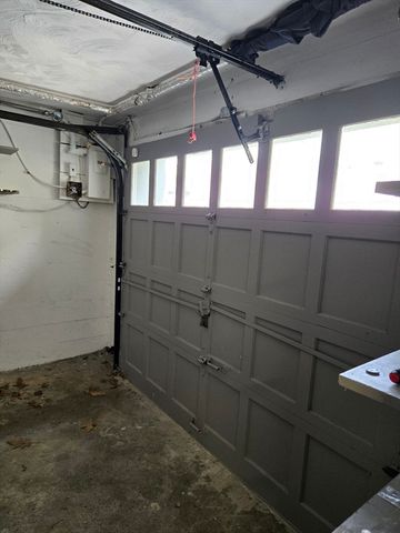 89 Stanley Rd 89, Newton, MA 02468