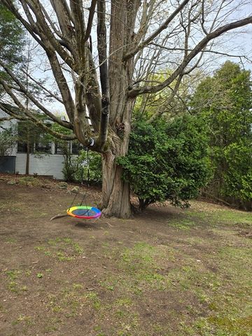 89 Stanley Rd 89, Newton, MA 02468