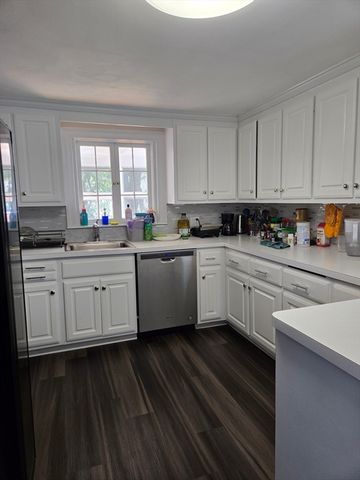 89 Stanley Rd 89, Newton, MA 02468