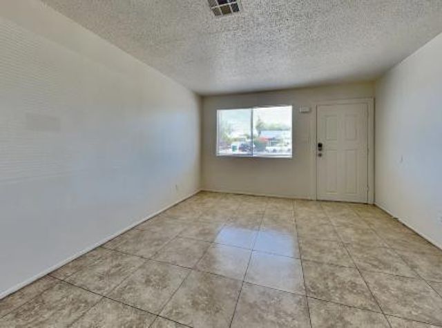 6118 W Hollyhock Drive, Phoenix, AZ 85033