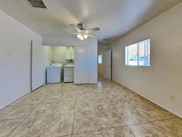 6118 W Hollyhock Drive, Phoenix, AZ 85033