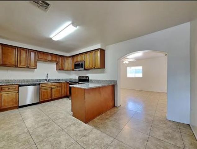 6118 W Hollyhock Drive, Phoenix, AZ 85033