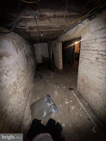 206 S BROADWAY, Baltimore, MD 21231