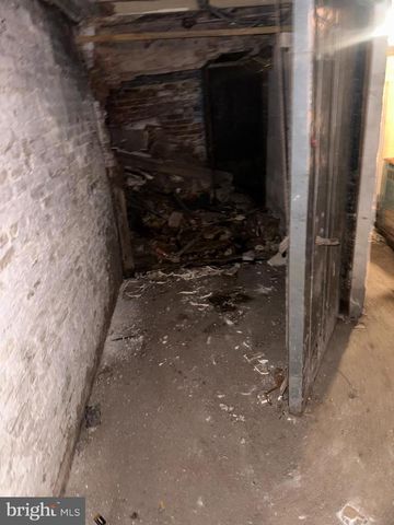 206 S BROADWAY, Baltimore, MD 21231