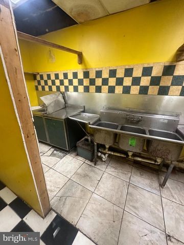 206 S BROADWAY, Baltimore, MD 21231