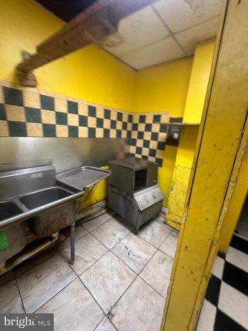 206 S BROADWAY, Baltimore, MD 21231