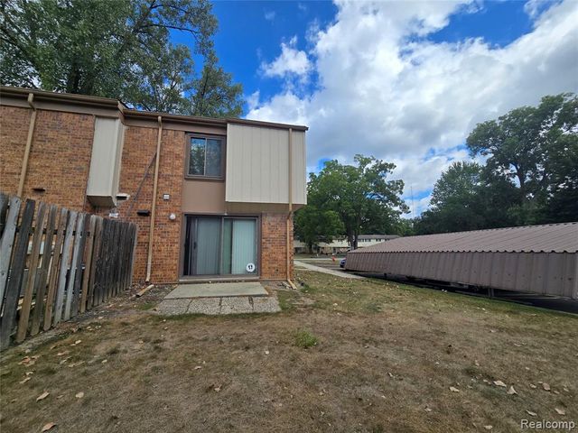 23568 Lahser Road, Southfield, MI 48033