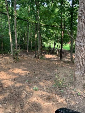 4740 Pinckney Road, Howell, MI 48843