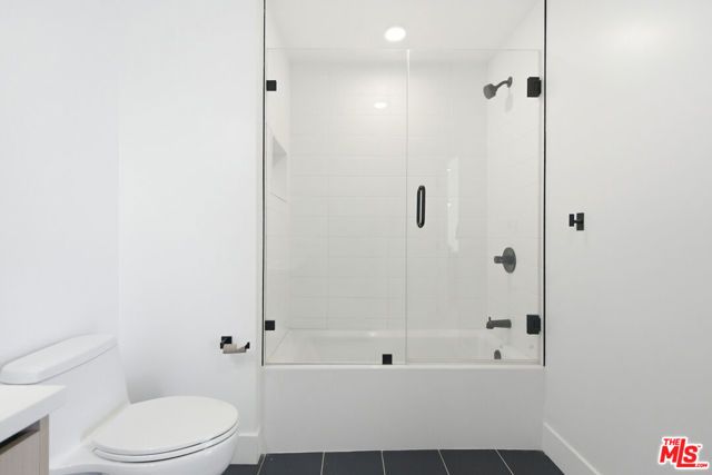 5657 Virginia Avenue 302, Los Angeles, CA 90038