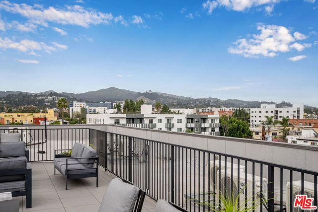 5657 Virginia Avenue 302, Los Angeles, CA 90038