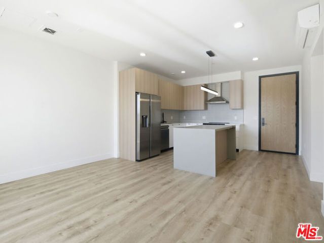 5657 Virginia Avenue 302, Los Angeles, CA 90038