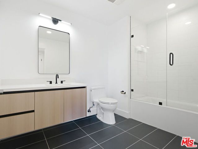 5657 Virginia Avenue 302, Los Angeles, CA 90038