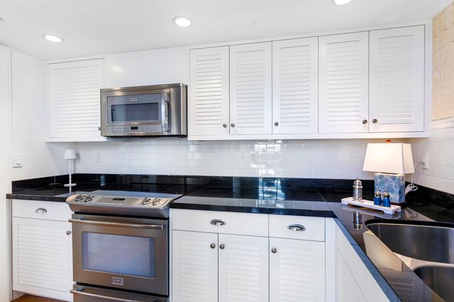 1200 S Flagler Drive 606, West Palm Beach, FL 33401