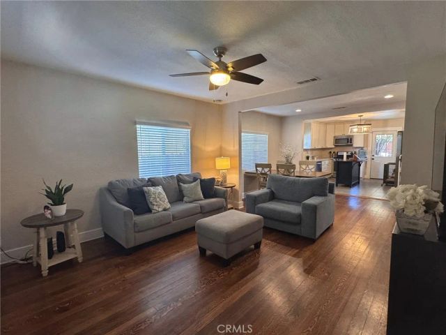 220 W Kendall, Corona, CA 92882