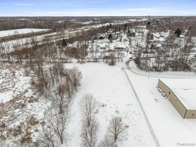 1139 S Dettman Road, Jackson, MI 49203