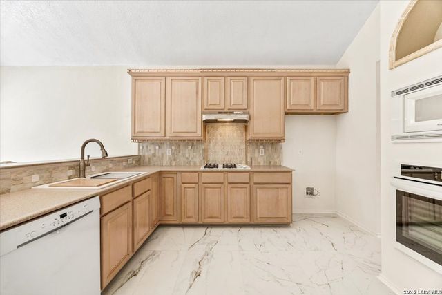 30 Amber Frst, San Antonio, TX 78232