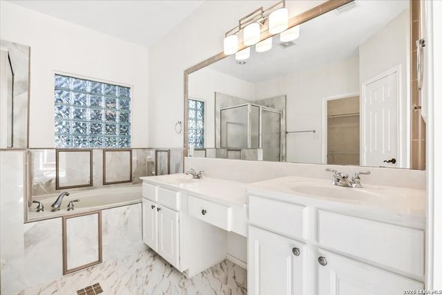30 Amber Frst, San Antonio, TX 78232
