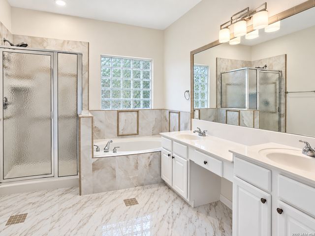 30 Amber Frst, San Antonio, TX 78232