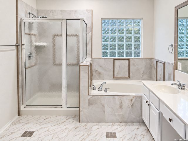 30 Amber Frst, San Antonio, TX 78232
