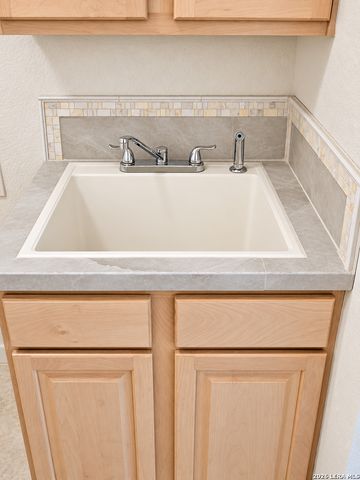 30 Amber Frst, San Antonio, TX 78232
