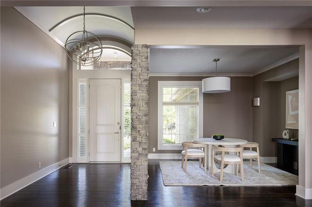 9519 W 151st Terrace, Overland Park, KS 66221