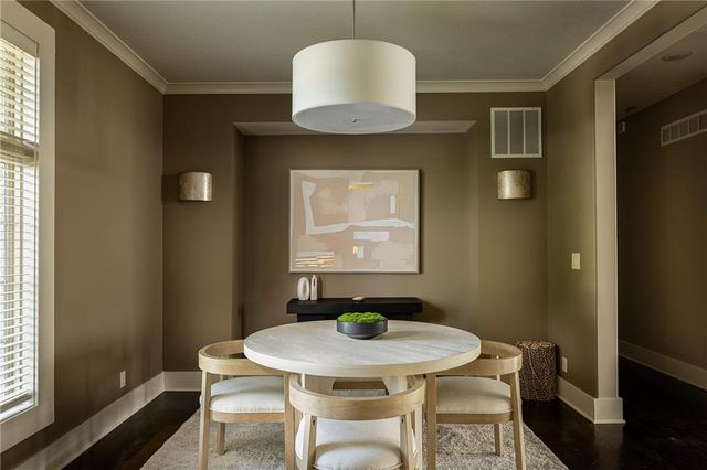 9519 W 151st Terrace, Overland Park, KS 66221