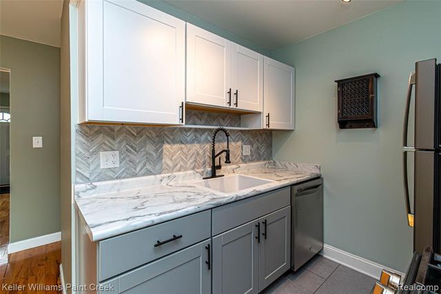 11401 Messmore Rd, Utica, MI 48317