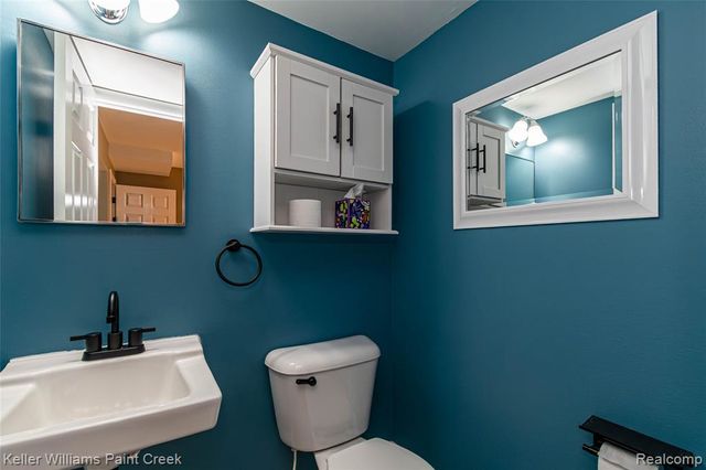 11401 Messmore Rd, Utica, MI 48317