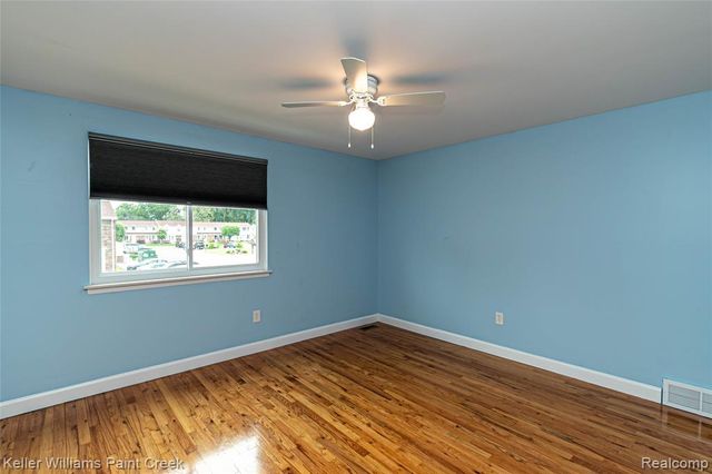 11401 Messmore Rd, Utica, MI 48317