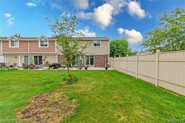 11401 Messmore Rd, Utica, MI 48317