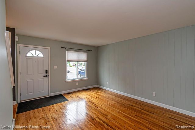 11401 Messmore Rd, Utica, MI 48317