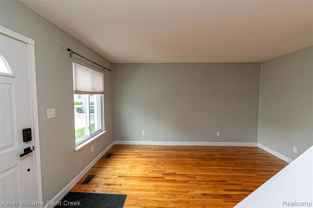 11401 Messmore Rd, Utica, MI 48317